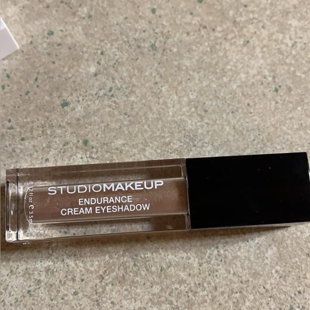 Studio makeup Endurance Cream Eyeshadow gold new